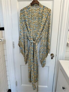 Floral Kimono Robe in Beige and Blue